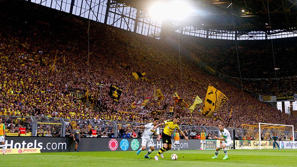 Suasana%20pertandingan%20Borussia%20Dortmund%20vs%20Borussia%20Moenchengladbach.